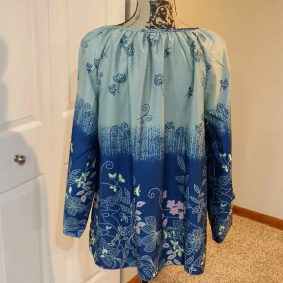 Blouse - Picture 3 of 4